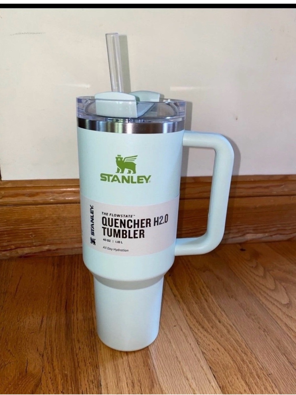 Stanley Water Bottle. Flowstate Green Divine. 40 oz Tumbler. Brand New!
